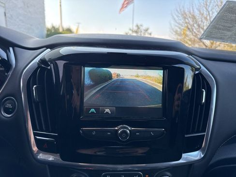 Used 2019 Chevrolet Traverse LT image 19