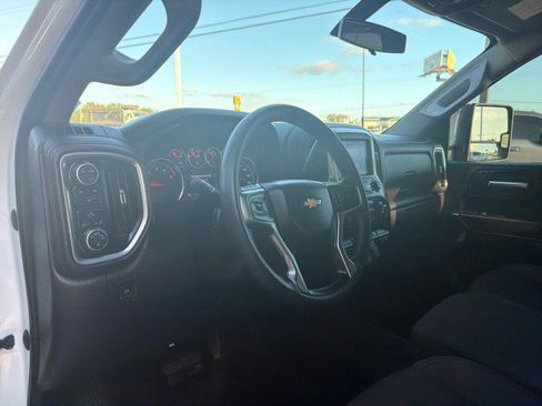 Used 2021 Chevrolet Silverado 2500 LT w/ Z71 Off-Road Package image 4