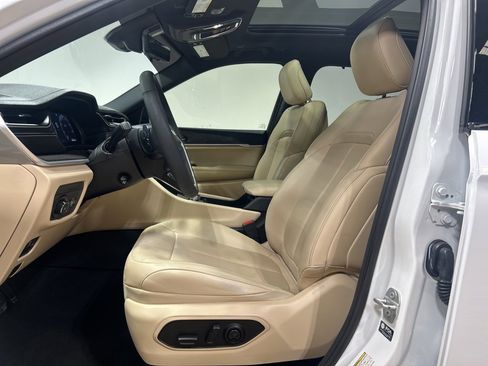 Certified 2024 Jeep Grand Cherokee L Limited w/ Luxury Tech Group II image 38