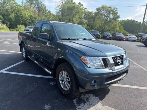 Used 2014 Nissan Frontier SV w/ SV Value Truck Package AWD/4WD image 8