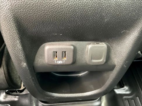 Used 2022 Chevrolet Colorado LT w/ LT Convenience Package image 24