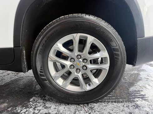Used 2020 Chevrolet Traverse LT image 9