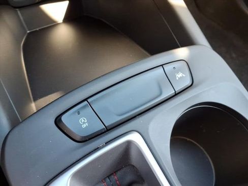 Used 2025 Chevrolet Trax RS w/ Driver Confidence Package image 35