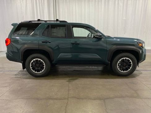 New 2026 Toyota 4Runner TRD Off-Road Premium AWD/4WD image 2
