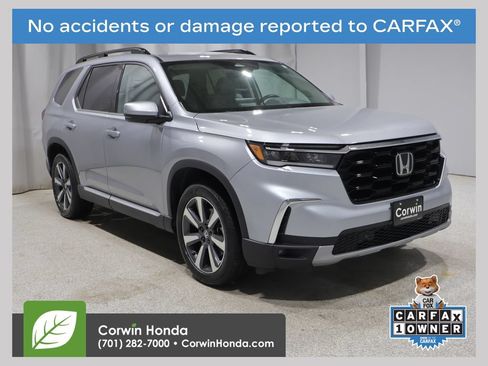 Used 2025 Honda Pilot Touring image 1