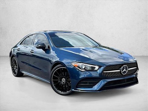 Used 2022 Mercedes-Benz CLA 250 4MATIC image 11