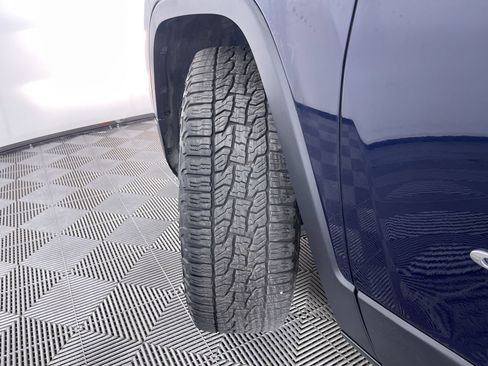 Used 2016 Jeep Cherokee Latitude w/ Cold Weather Group image 28