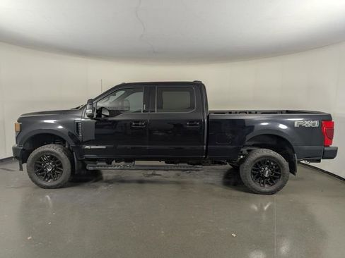 Used 2022 Ford F250 Lariat w/ Black Appearance Package image 5