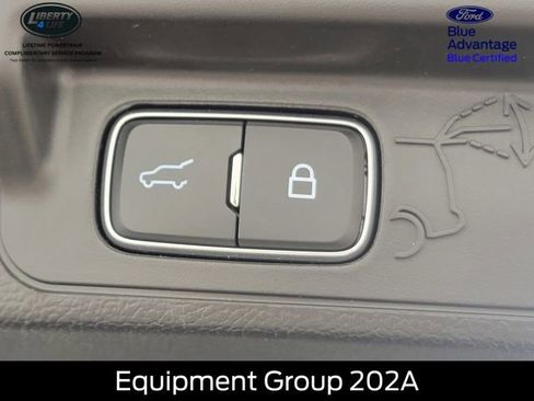 Used 2023 Ford Explorer XLT w/ Equipment Group 202A AWD/4WD image 18