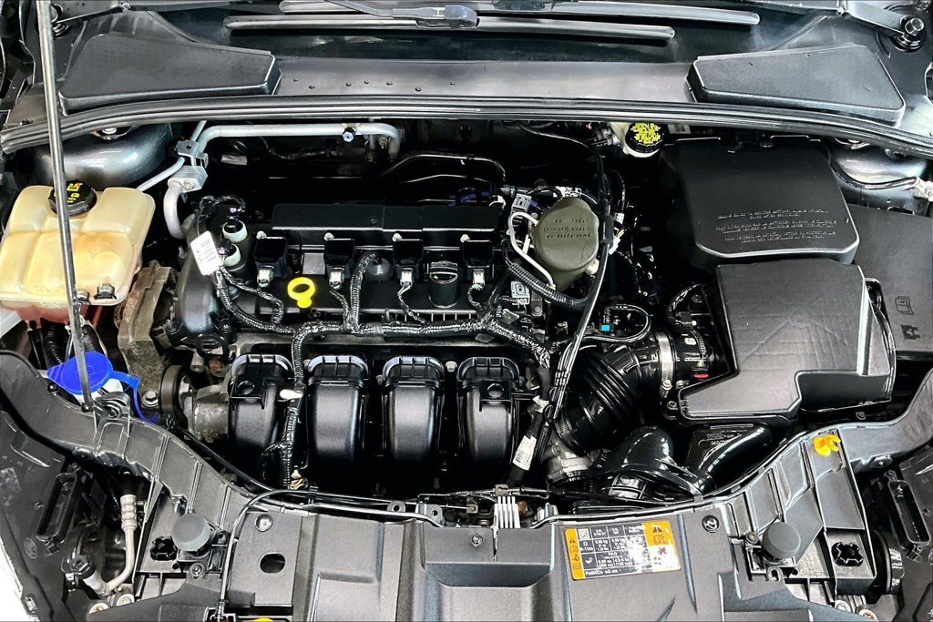 Used 2016 Ford Focus SE w/ SE Sport Package FWD image 29