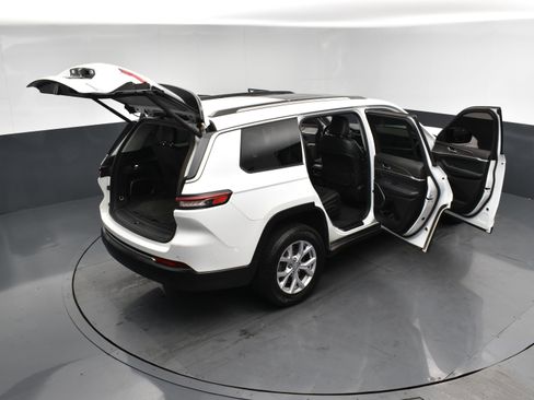 Used 2022 Jeep Grand Cherokee L Limited AWD/4WD image 13