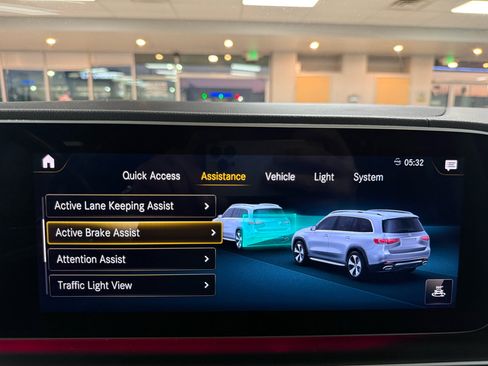 Used 2020 Mercedes-Benz GLS 450 4MATIC image 21