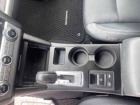 Used 2017 Subaru Outback 2.5i Limited image 14