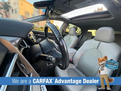 Used 2018 Toyota Camry SE w/ Moonroof Package FWD image 45