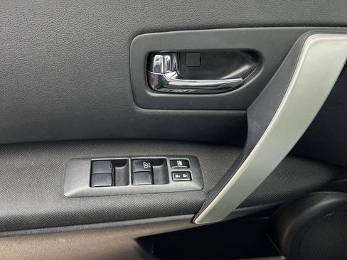 Used 2011 Nissan Rogue S FWD image 16