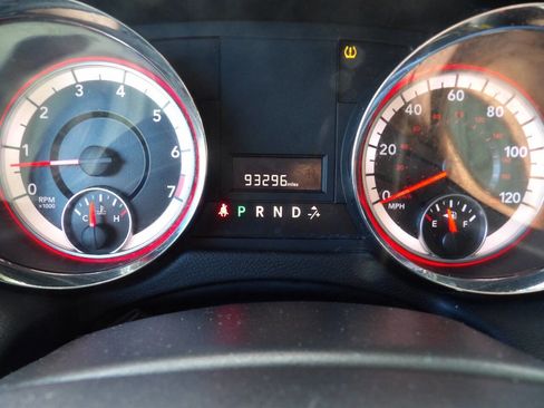 Used 2019 Dodge Grand Caravan SXT image 30