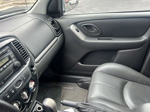 Used 2005 MAZDA Tribute s w/ Package 3 image 19