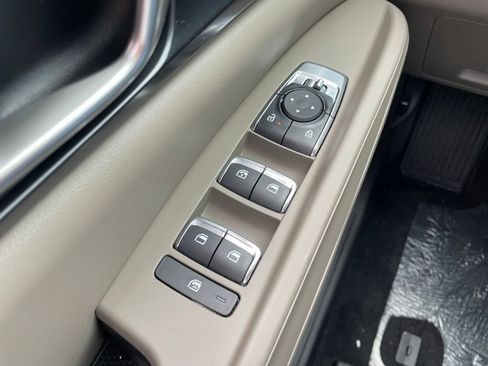 New 2027 Kia Carnival FWD image 24