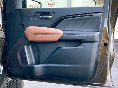 Used 2023 GMC Canyon AT4 w/ Technology Package image 25