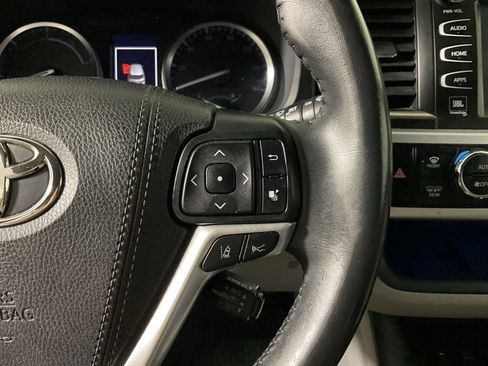 Used 2019 Toyota Highlander Limited AWD/4WD image 29