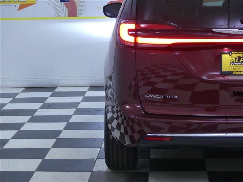 Used 2023 Chrysler Pacifica Limited AWD/4WD image 33