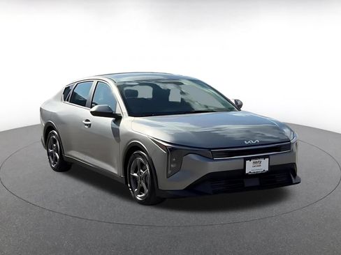 Used 2025 Kia K4 FWD image 3