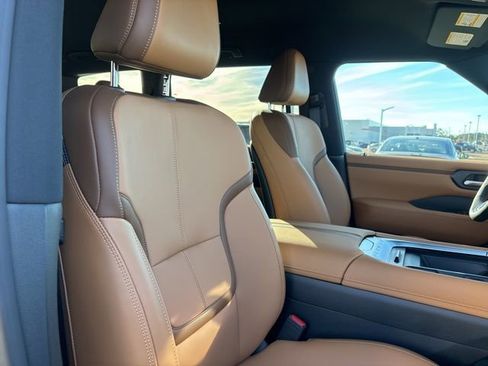 New 2026 Nissan Armada SL w/ Captain's Chari Seat Package image 20