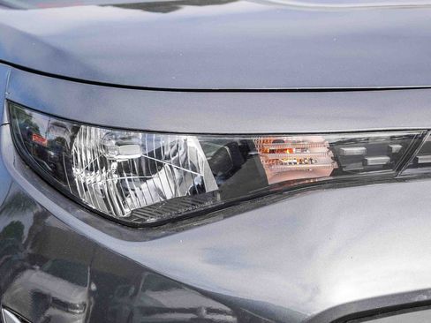 Used 2023 Kia Soul LX w/ Option Group 015 FWD image 4