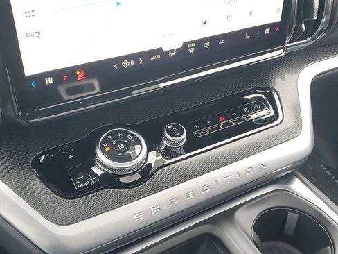 New 2025 Ford Expedition Platinum w/ Stealth Performance Package image 19