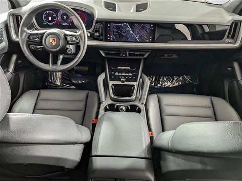 Certified 2025 Porsche Cayenne AWD/4WD image 21