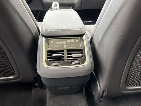 Used 2025 Volvo XC90 B6 Plus AWD/4WD image 16
