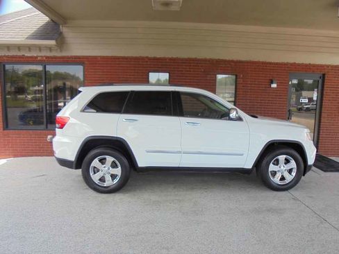 Used 2013 Jeep Grand Cherokee Limited w/ Trailer Tow Group RWD image 2