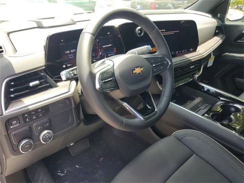 New 2025 Chevrolet Suburban Premier image 10