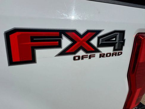 Used 2022 Ford F250 XL w/ Power Equipment Group image 11