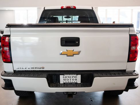Used 2018 Chevrolet Silverado 1500 Custom w/ Custom Value Package AWD/4WD image 5