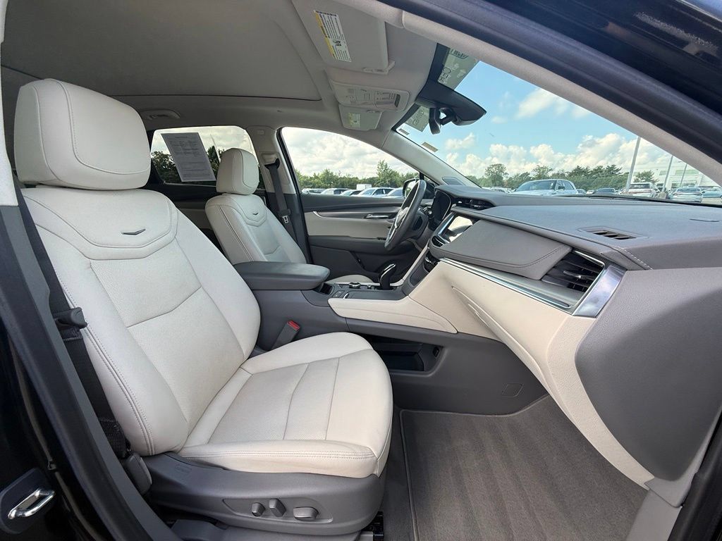 Certified 2024 Cadillac XT5 Premium Luxury AWD/4WD image 34