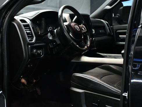 Used 2019 RAM 3500 Laramie w/ Black Appearance Package image 27