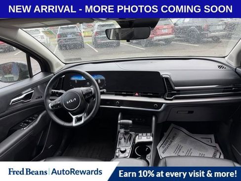 Used 2025 Kia Sportage SX image 11