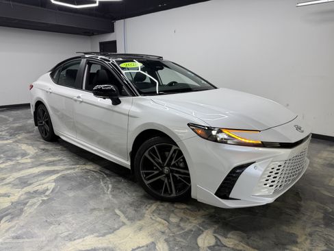 Used 2026 Toyota Camry XSE AWD/4WD image 6