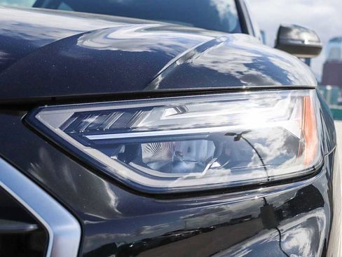 Used 2023 Audi Q5 2.0T Premium w/ Convenience Package AWD/4WD image 7
