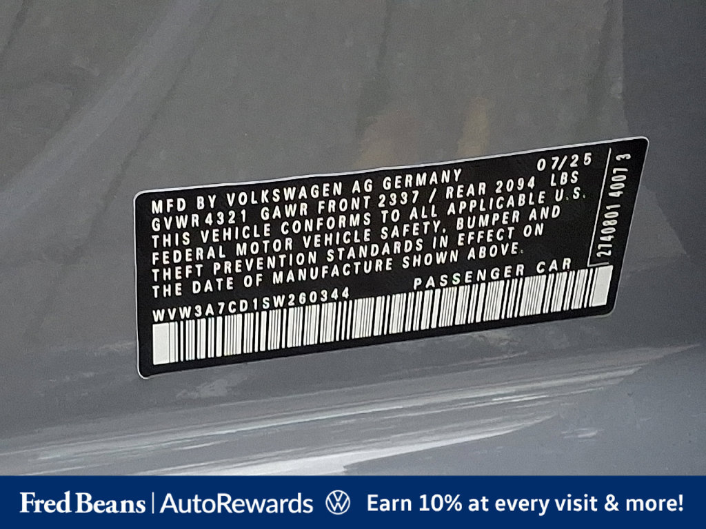 Certified 2025 Volkswagen GTI SE FWD image 31