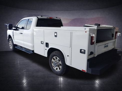 Used 2023 Ford F250 XLT AWD/4WD image 3