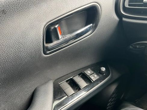 Used 2022 Toyota Prius LE AWD/4WD image 17