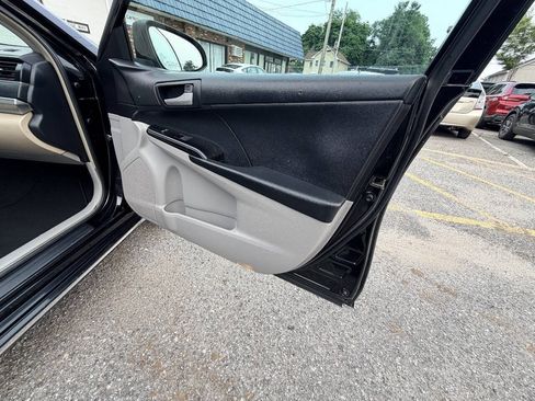 Used 2012 Toyota Camry LE FWD image 53