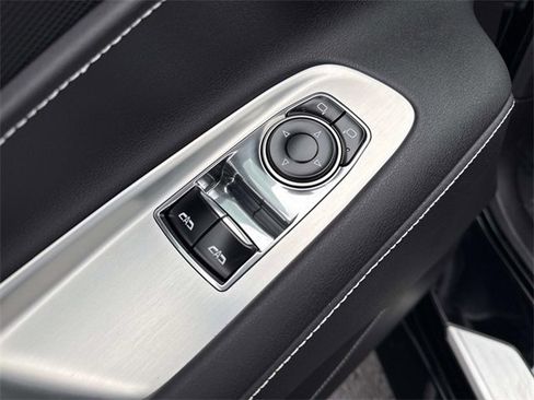 Used 2020 Chevrolet Corvette Stingray Coupe w/ Z51 Performance Package image 8