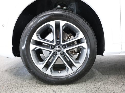 Used 2025 Audi Q5 Premium w/ Convenience Package AWD/4WD image 5