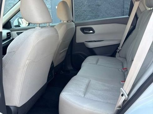 Used 2025 Nissan Rogue SV AWD/4WD image 6