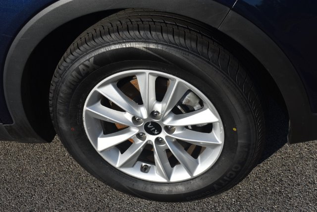 Used 2019 Kia Sorento FWD image 11