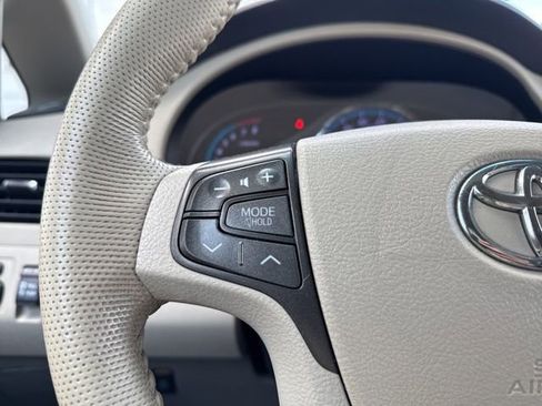 Used 2014 Toyota Sienna XLE AWD/4WD image 35