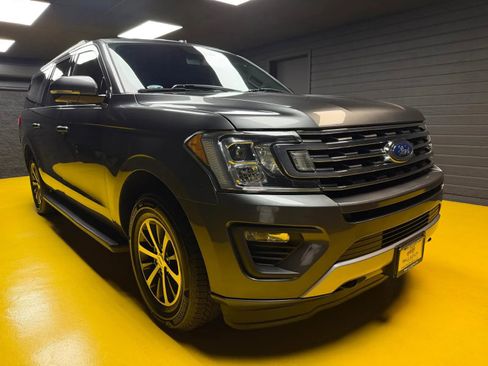 Used 2018 Ford Expedition Max XLT w/ Equipment Group 201A AWD/4WD image 3
